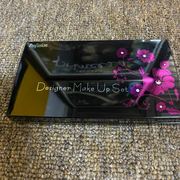 Designer makeup set - Picture 6 of 10